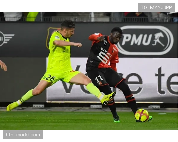 奥斯梅恩：以职业精神与自律引领球队迈向胜利，表现稳健成全队榜样