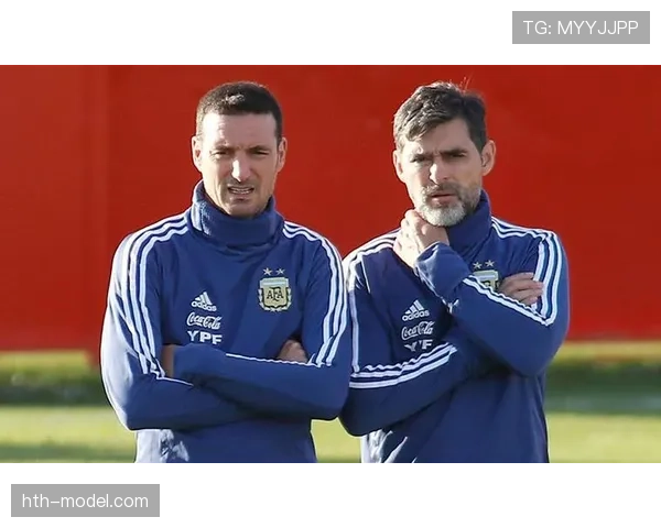 斯卡洛尼战术革新引领球队攻防哲学转型，表现亮眼引关注