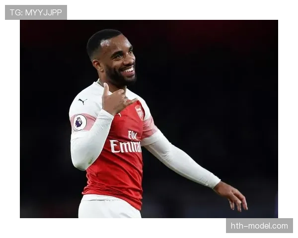 夏季转会窗口引爆全球足坛，顶级球星重磅签约引关注