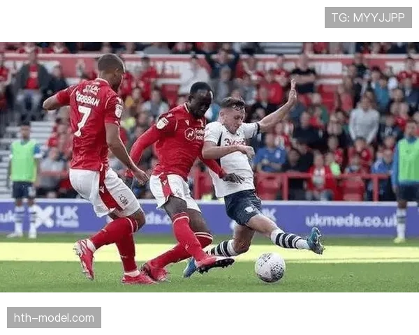 埃因霍温定位球战术显成效,关键胜利彰显持续提升势头 埃因霍温定位球战术显成效,关键胜利彰显持续提升势头