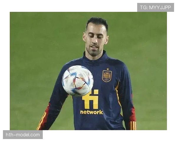 布斯克茨风格分析：控球调度与防守覆盖的中场大师表现